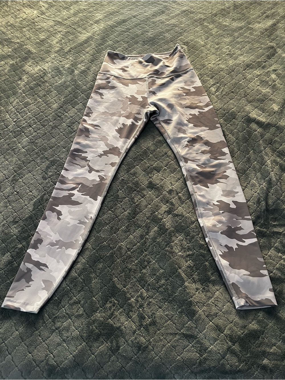 Beyond Yoga Gray Camo High-Rise Leggings